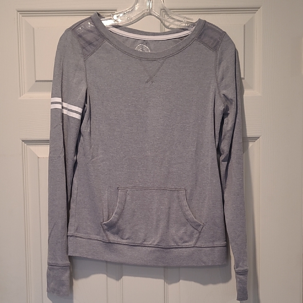 SO Junior’s Gray Long Sleeve Sweatshirt with Pocket (size M)